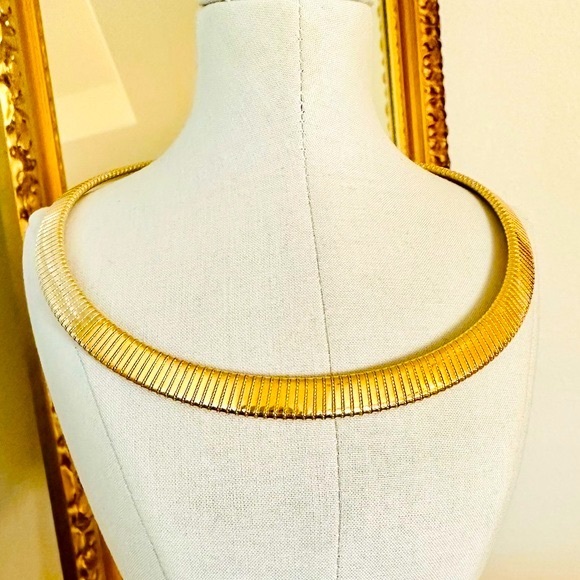 Vintage MONET Omega Snake Chain Gold Necklace - Picture 14 of 14